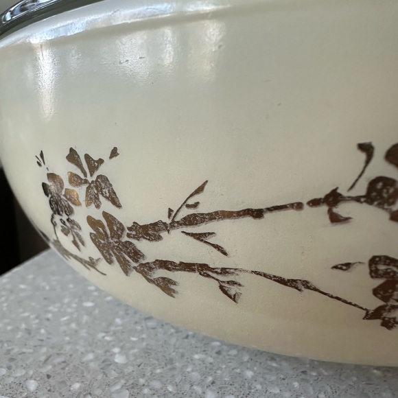 1959 Pyrex Vintage Gold Branch 2 Quart Casserole Dish and Lid - Picture 2 of 10